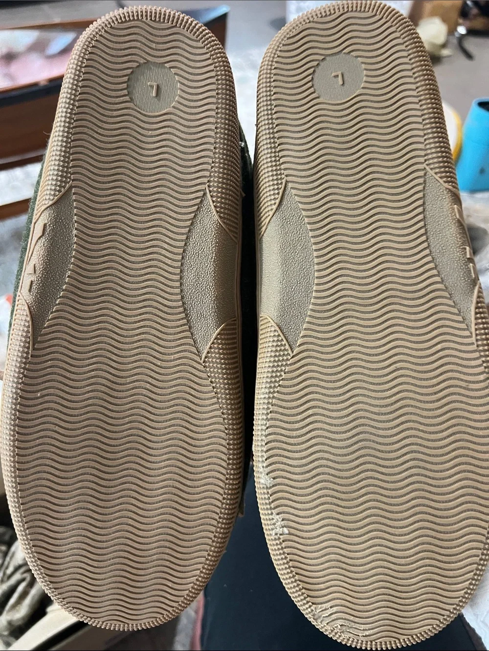 Men’s house shoes large men’s without tags z23